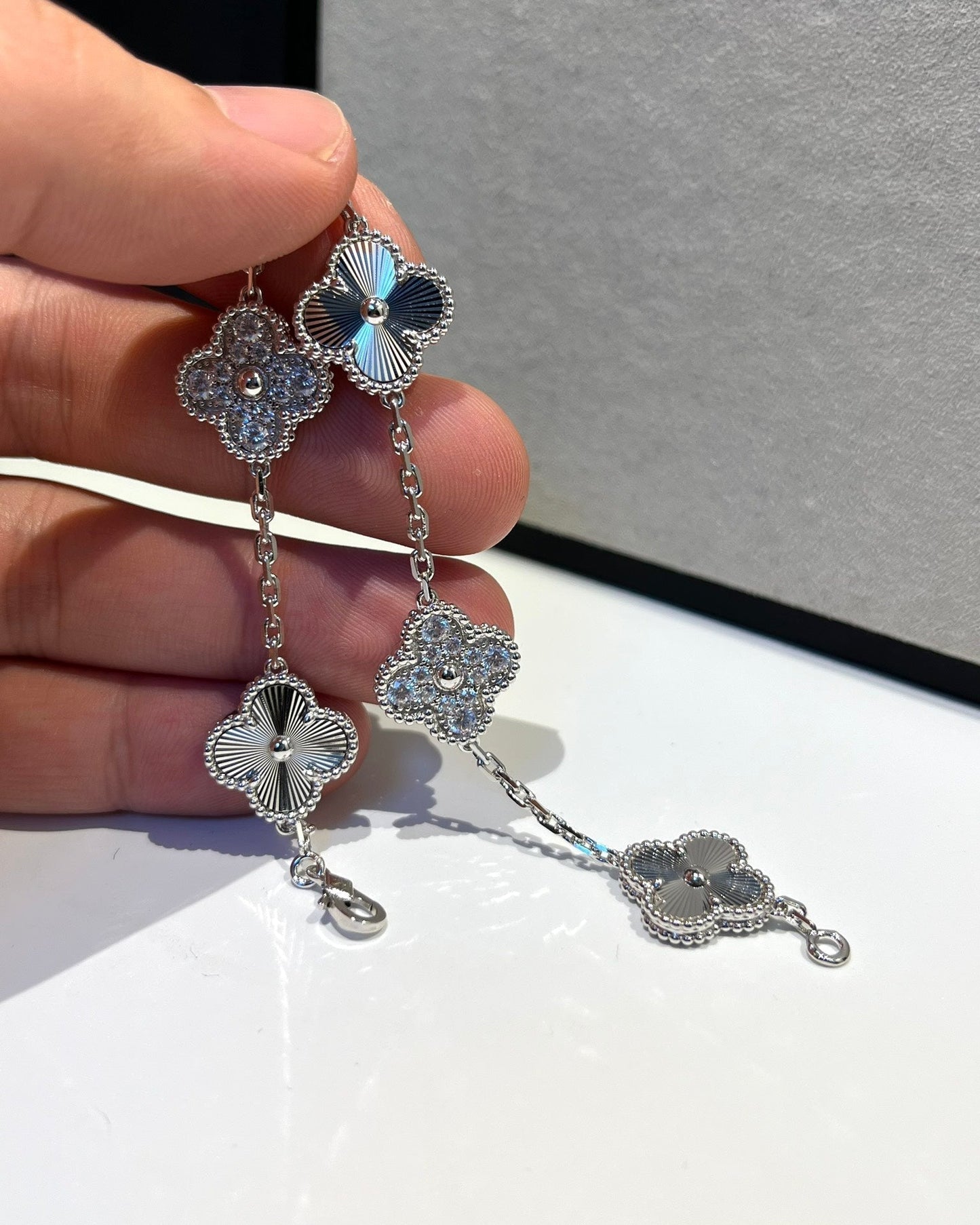 [Luxe Jewelry]CLOVER 5 MOTIF SILVER DIAMOND BRACELET