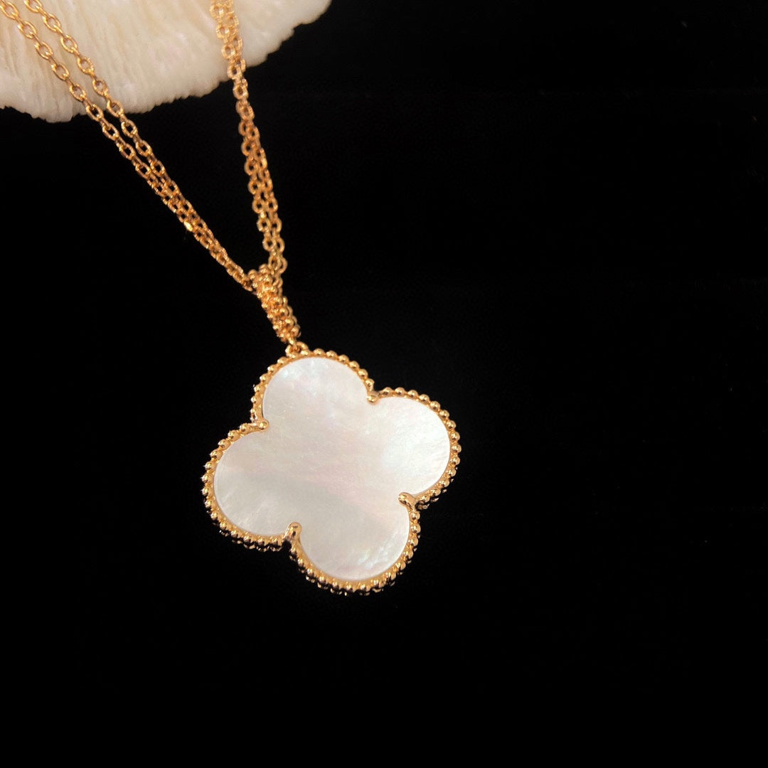 [Luxe Jewelry]CLOVER 25MM MOP LARGE PENDANT NECKLACE