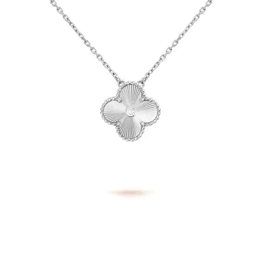 [Luxe Jewelry]CLOVER  15MM DIAMOND LASER NECKLACE SILVER
