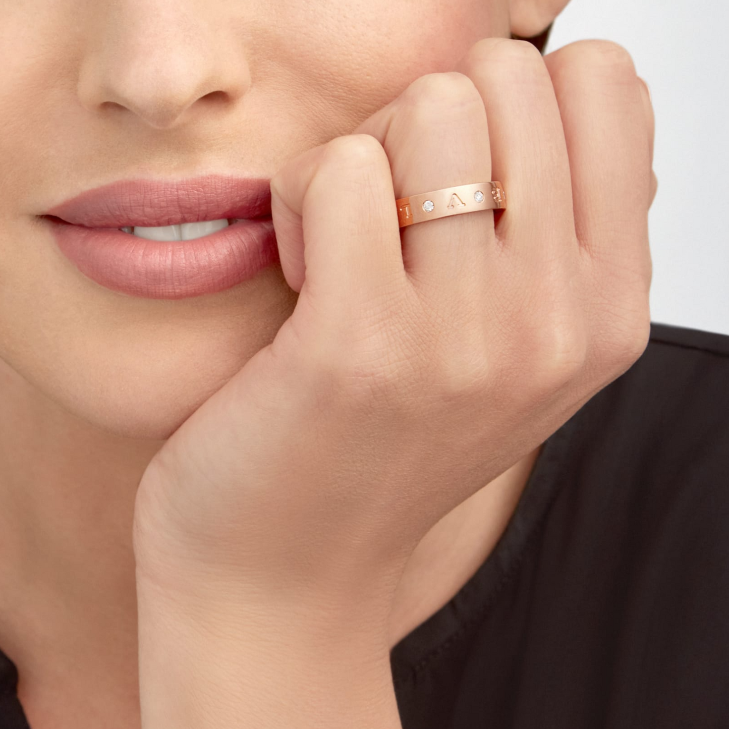 [Luxe Jewelry]ZERO 1 ESSENTIAL PINK GOLD BAND WITH DIAMONDS RING
