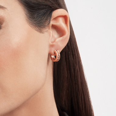 [Bijoux de luxe]Boucles d'oreilles ZERO 1 ROCK GOLD avec spirale cloutée et diamants pavés