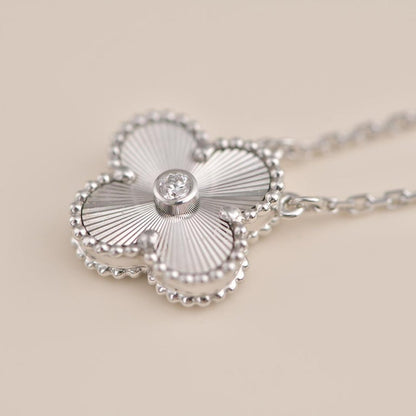 [Luxe Jewelry]CLOVER  15MM DIAMOND LASER NECKLACE SILVER
