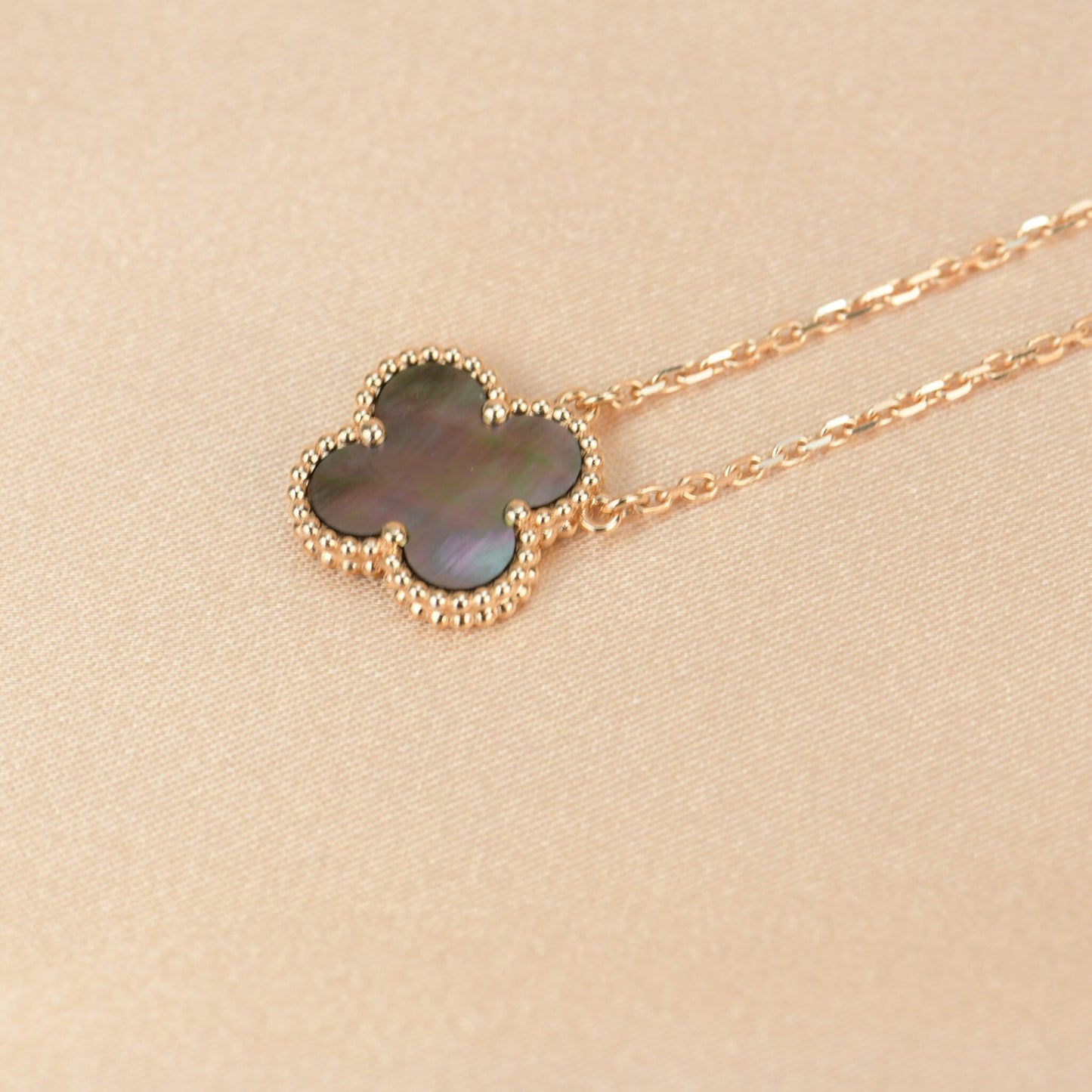[Luxe Jewelry]CLOVER 15MM  GRAY MOTHER OF PEARL NECKLACE