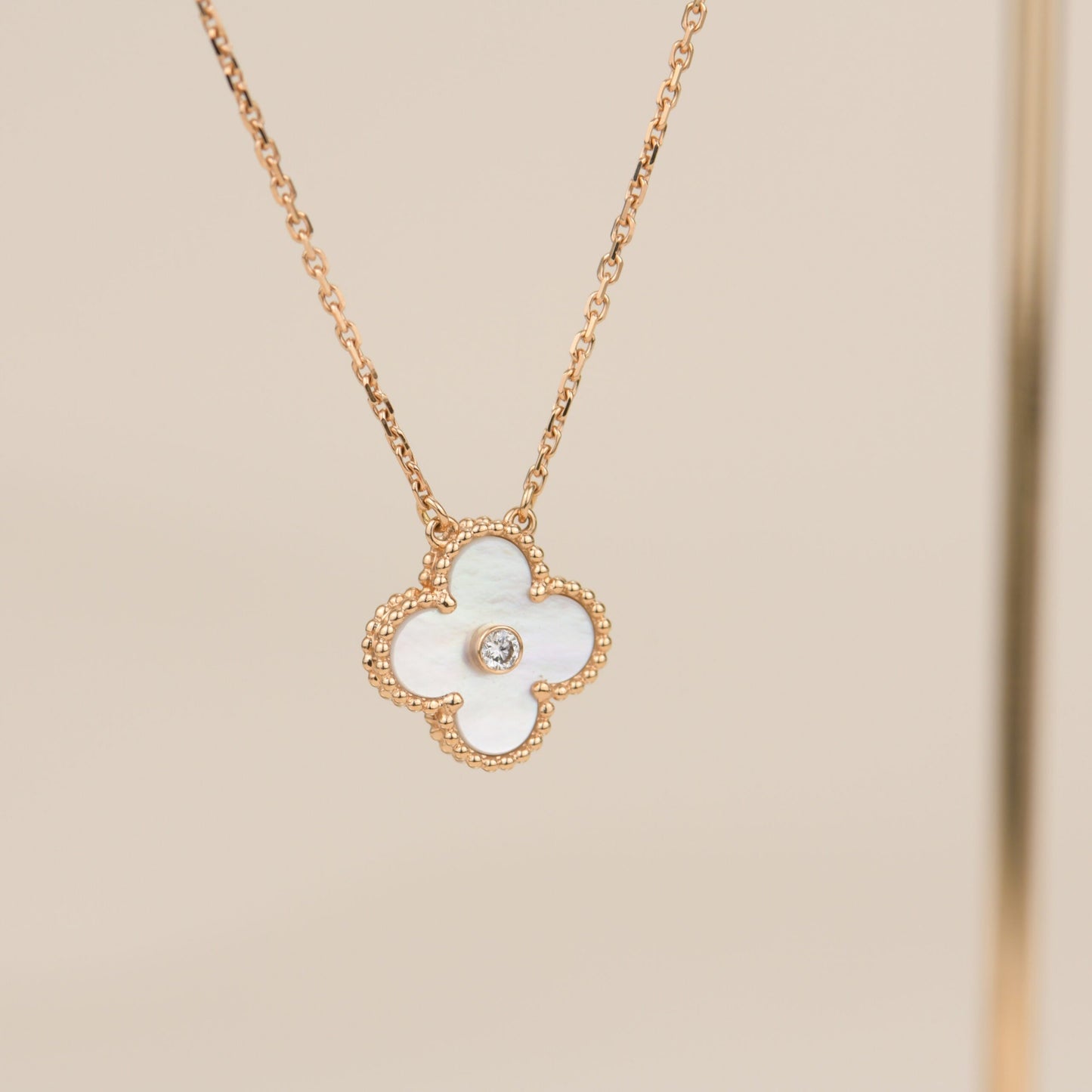 [Luxe Jewelry]CLOVER 15MM DIAMOND WHITE FRITILLARIA NECKLACE