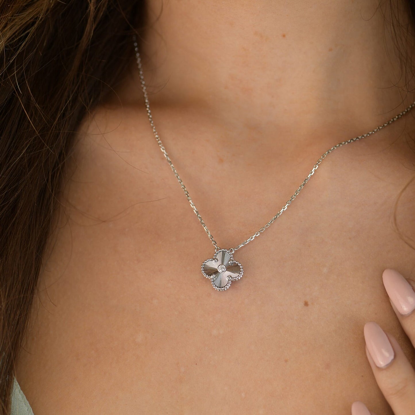 [Luxe Jewelry]CLOVER  15MM DIAMOND LASER NECKLACE SILVER