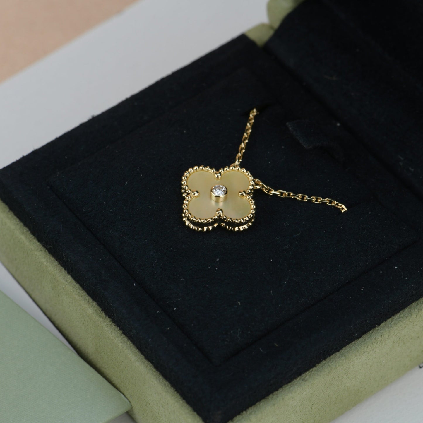 [Bijoux de luxe] Collier Clover 15 mm en or et nacre