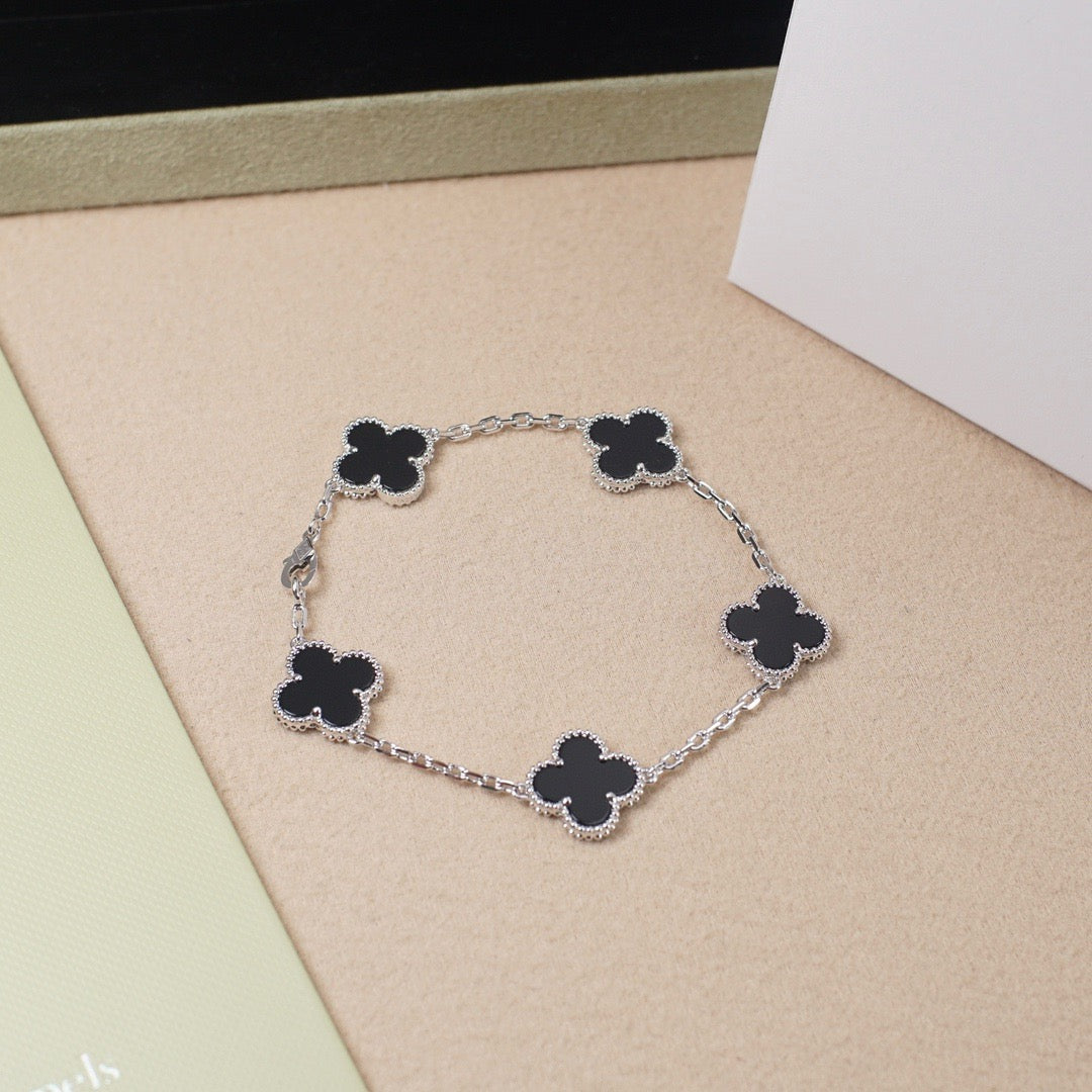 [Luxe Jewelry]CLOVER 5 MOTIF ONYXS  BRACELET SILVER