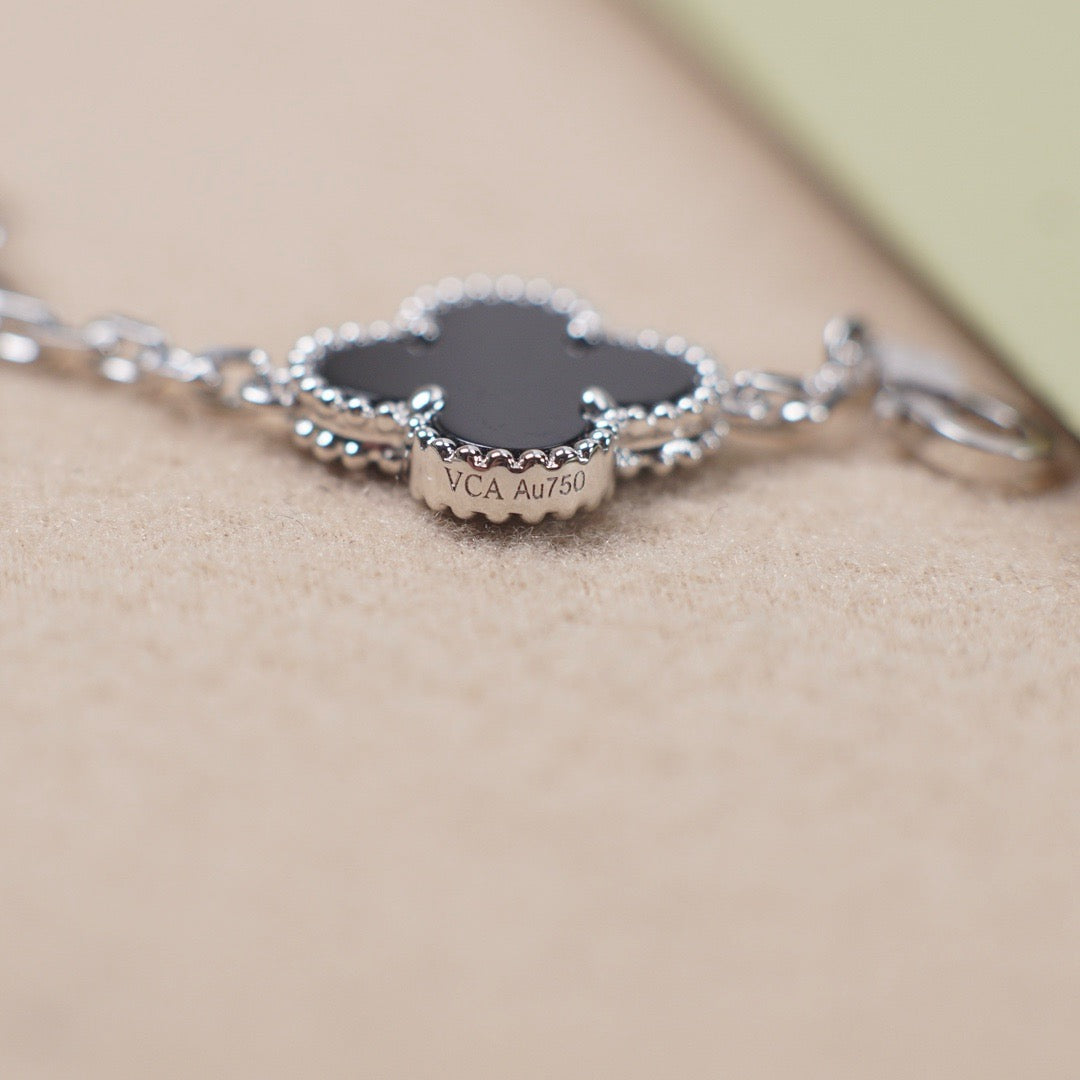 [Luxe Jewelry]CLOVER 5 MOTIF ONYXS  BRACELET SILVER