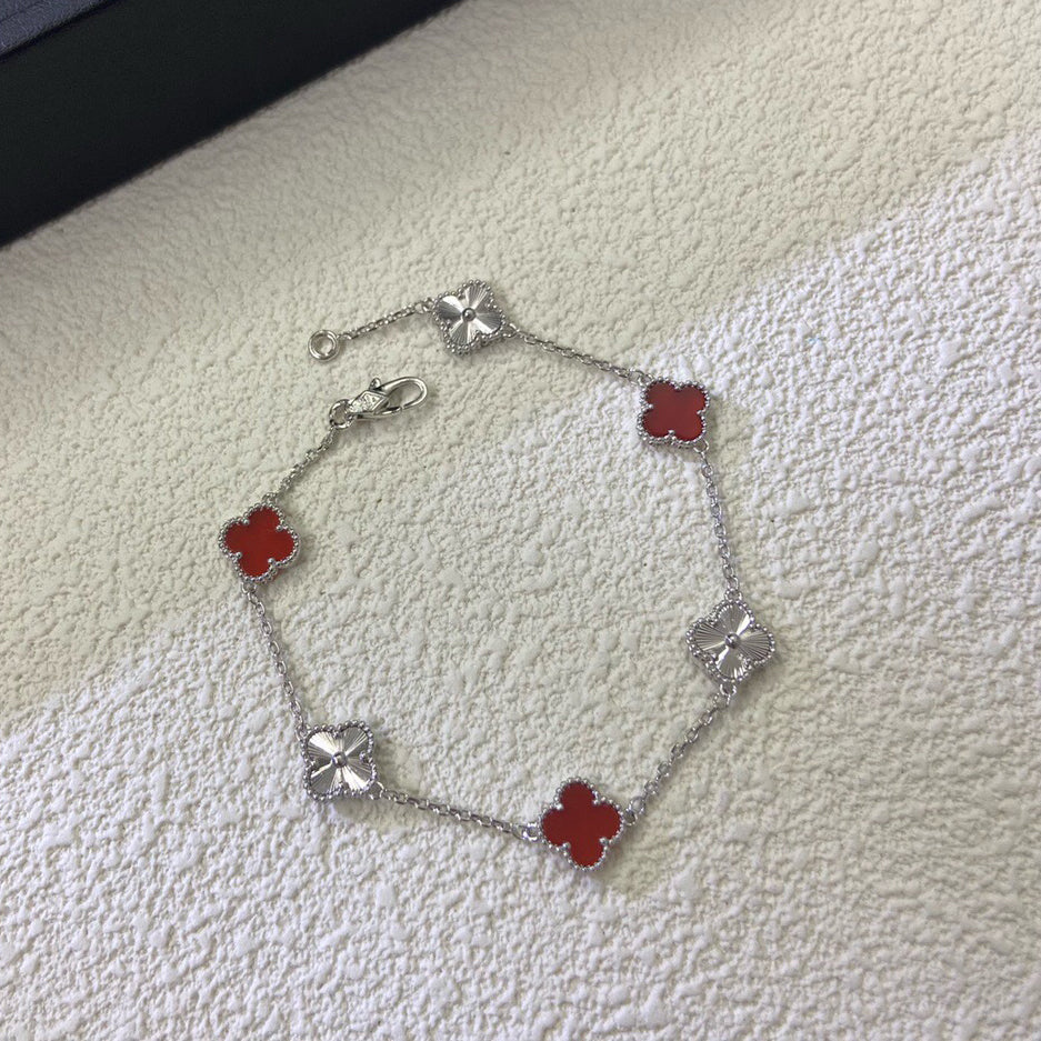 [Bijoux de luxe] Bracelet laser en agate rouge à 6 motifs de trèfle