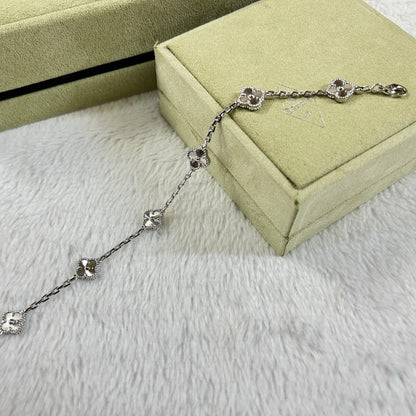 [Bijoux de luxe] Bracelet diamant à 6 motifs de trèfle