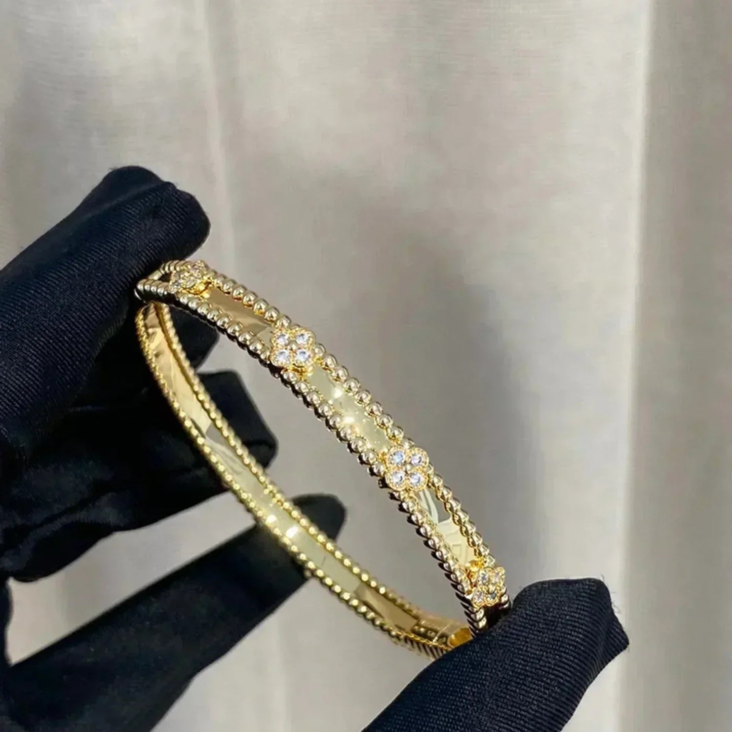 [Luxe Jewelry]CLOVER BRACELET 4MM DIAMONDS