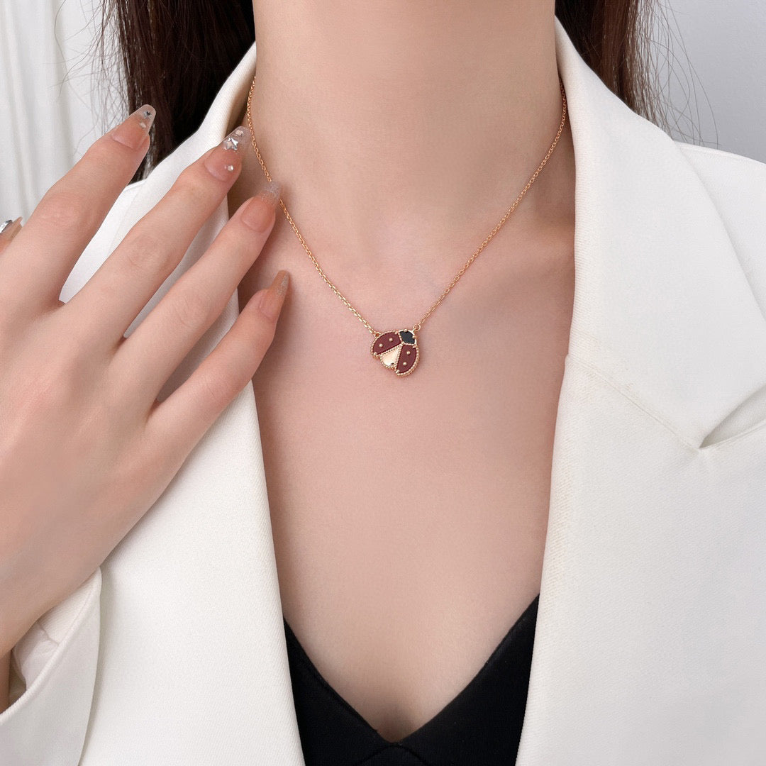 [Luxe Jewelry]LUCKY  CARNELIANS LADYBUG NECKLACE