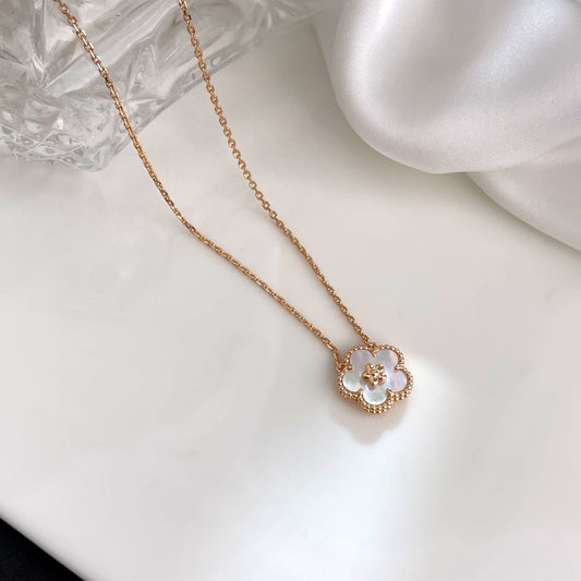 [Luxe Jewelry]LUCKY  WHITE MOP  PLUM BLOSSOM NECKLACE