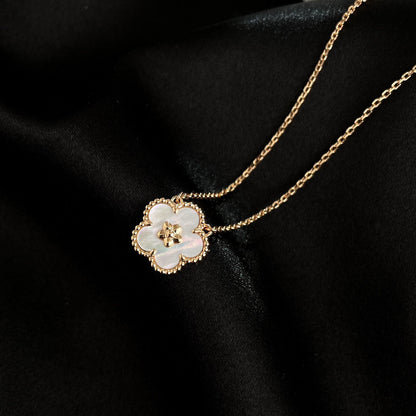 [Luxe Jewelry]LUCKY  WHITE MOP  PLUM BLOSSOM NECKLACE