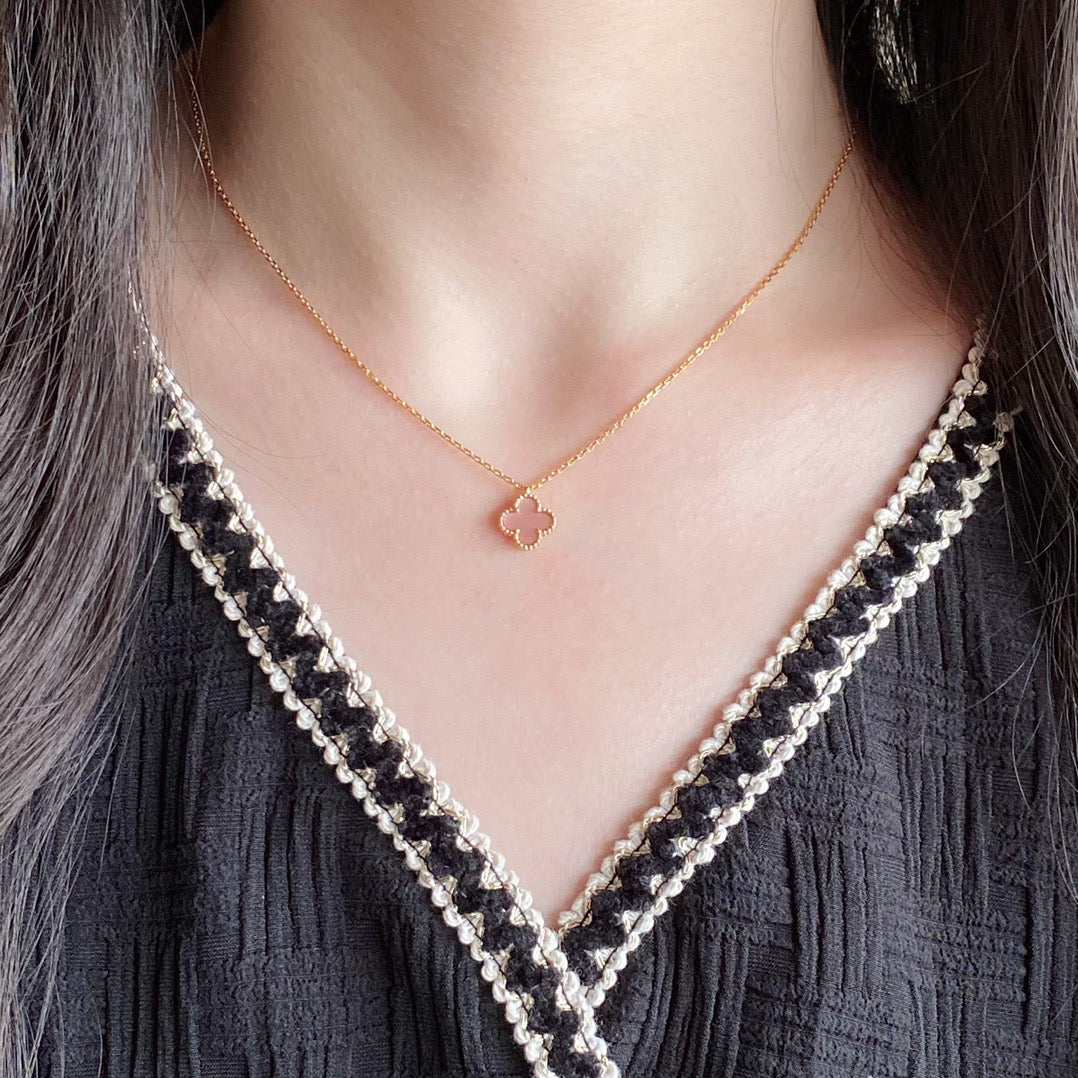 [Bijoux de luxe] Collier Clover 15 mm en nacre rose à fleur unique