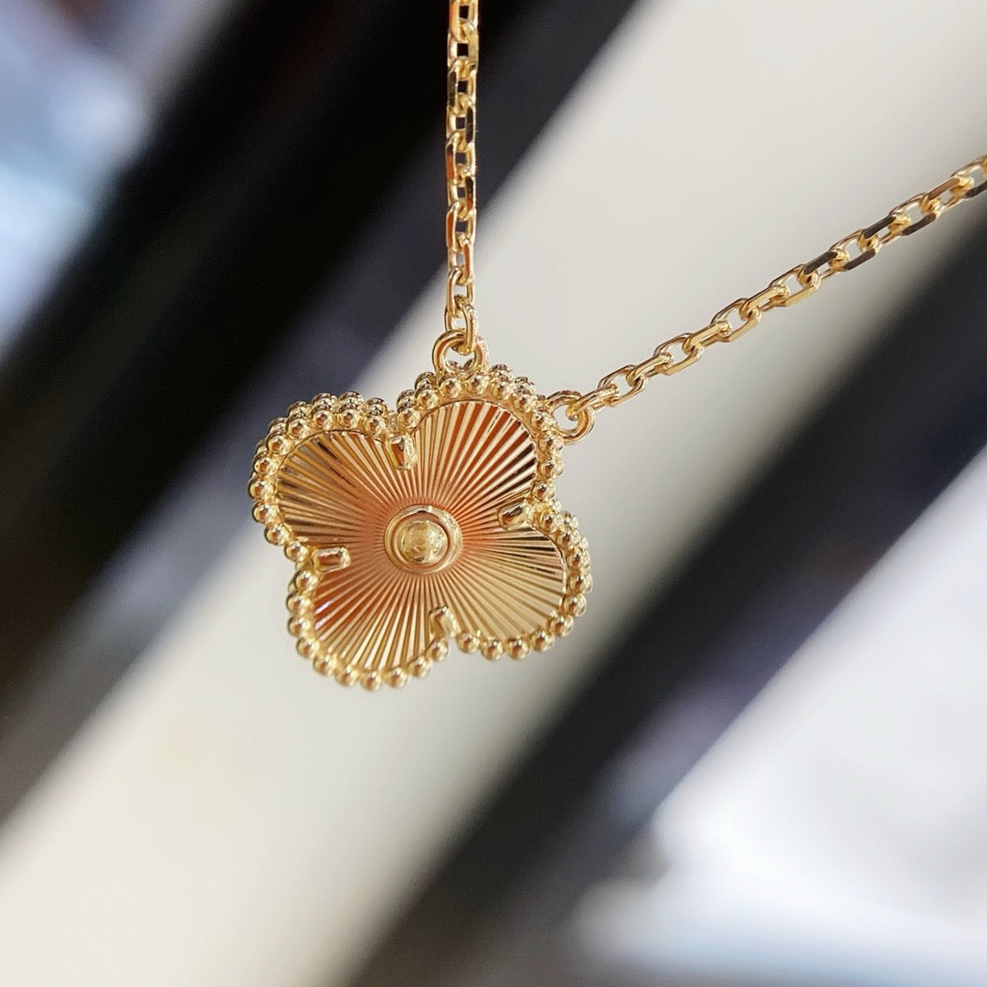 [Bijoux de luxe]Collier laser Clover 15 mm