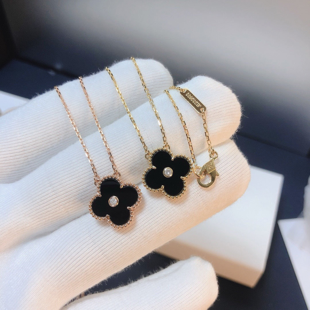 [Luxe Jewelry]CLOVER 15MM DIAMOND ONYX NECKLACE