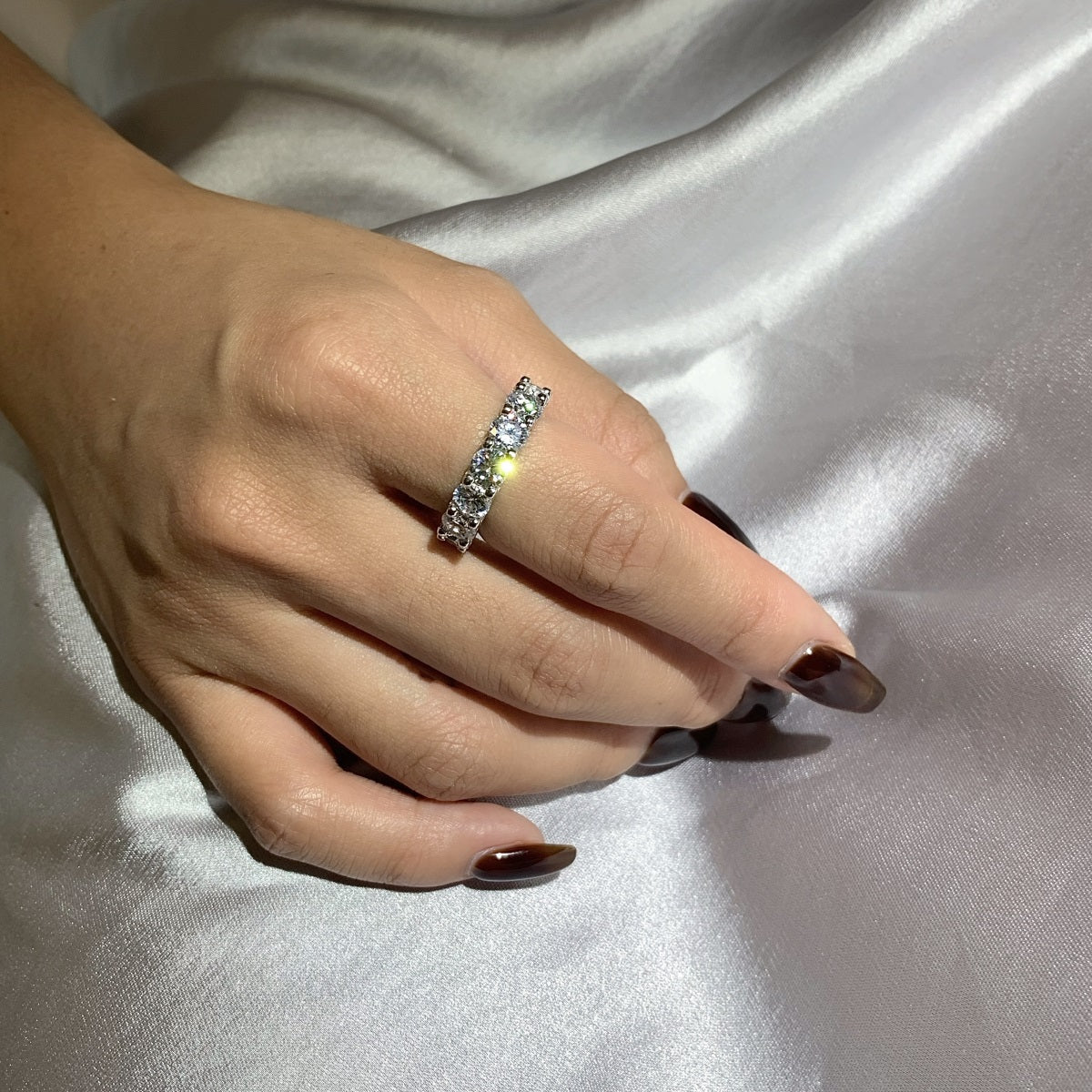 [Luxe Jewelry]Gorgeous Round Cut Tennis Ring