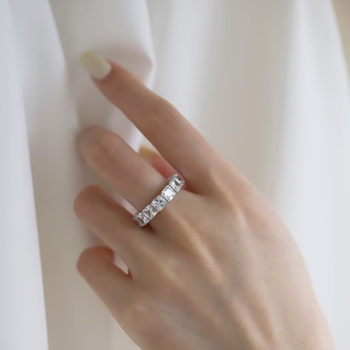 [Luxe Jewelry]Elegant Princess Cut Tennis Ring