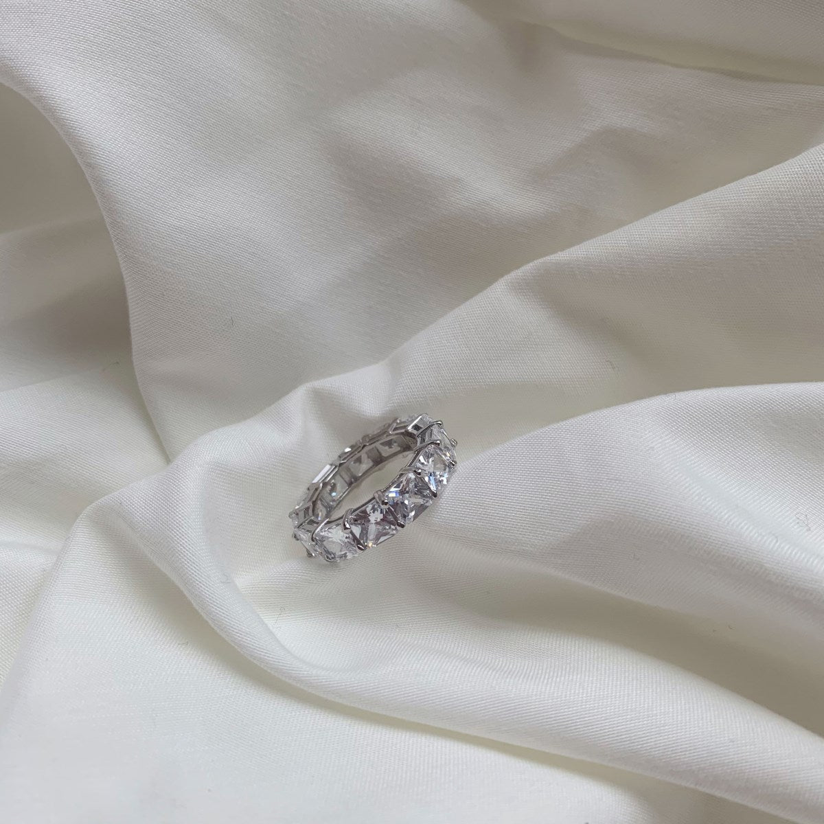 [Luxe Jewelry]Elegant Princess Cut Tennis Ring