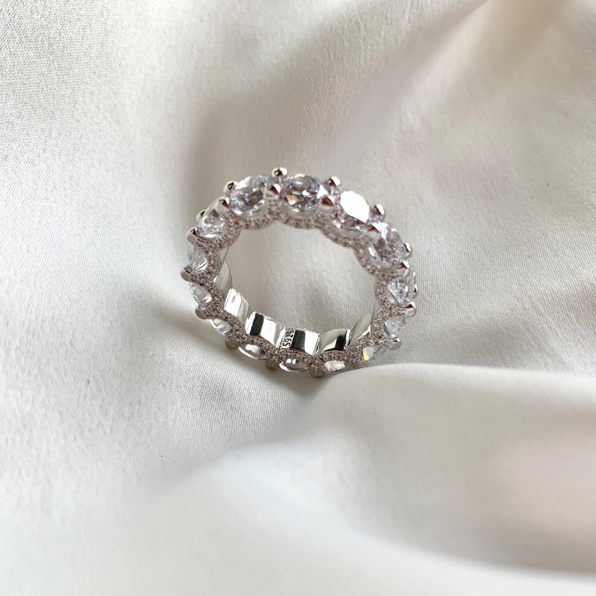 [Luxe Jewelry]Gorgeous Round Cut Tennis Ring