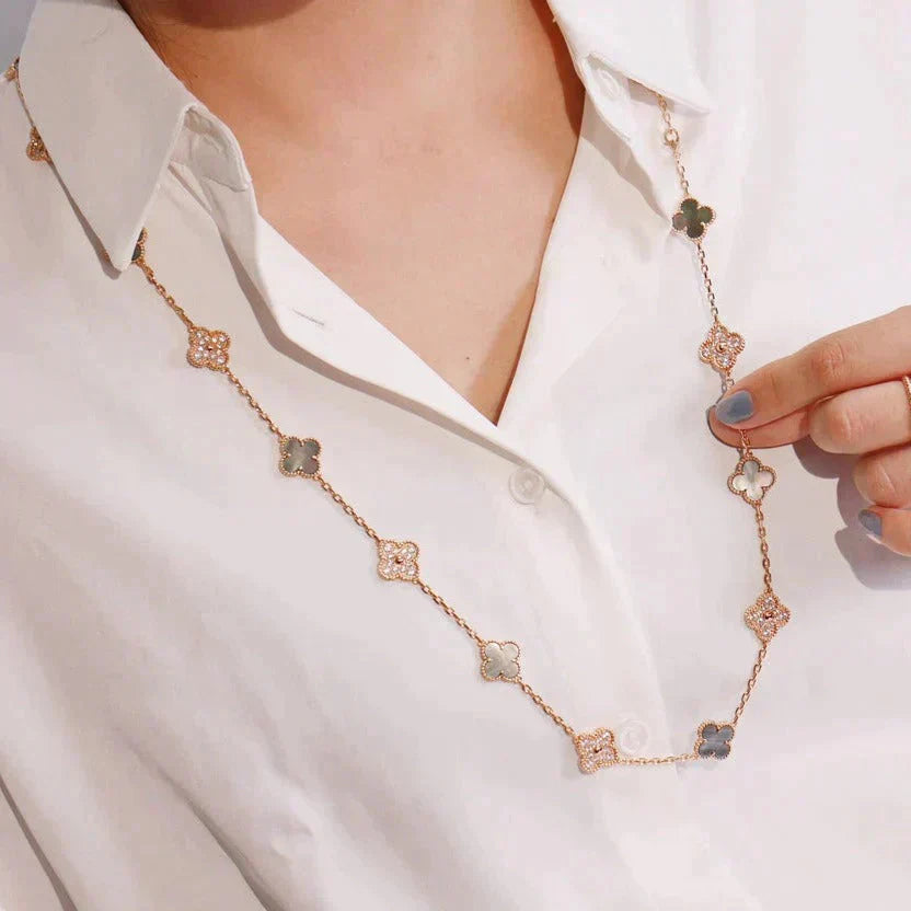 [Bijoux de luxe] Collier en diamants nacre foncée avec 20 motifs de trèfle