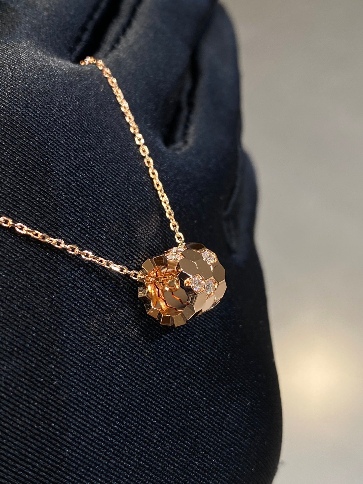 [Luxe Jewelry]BEE LOVE DIAMOND NECKLACE