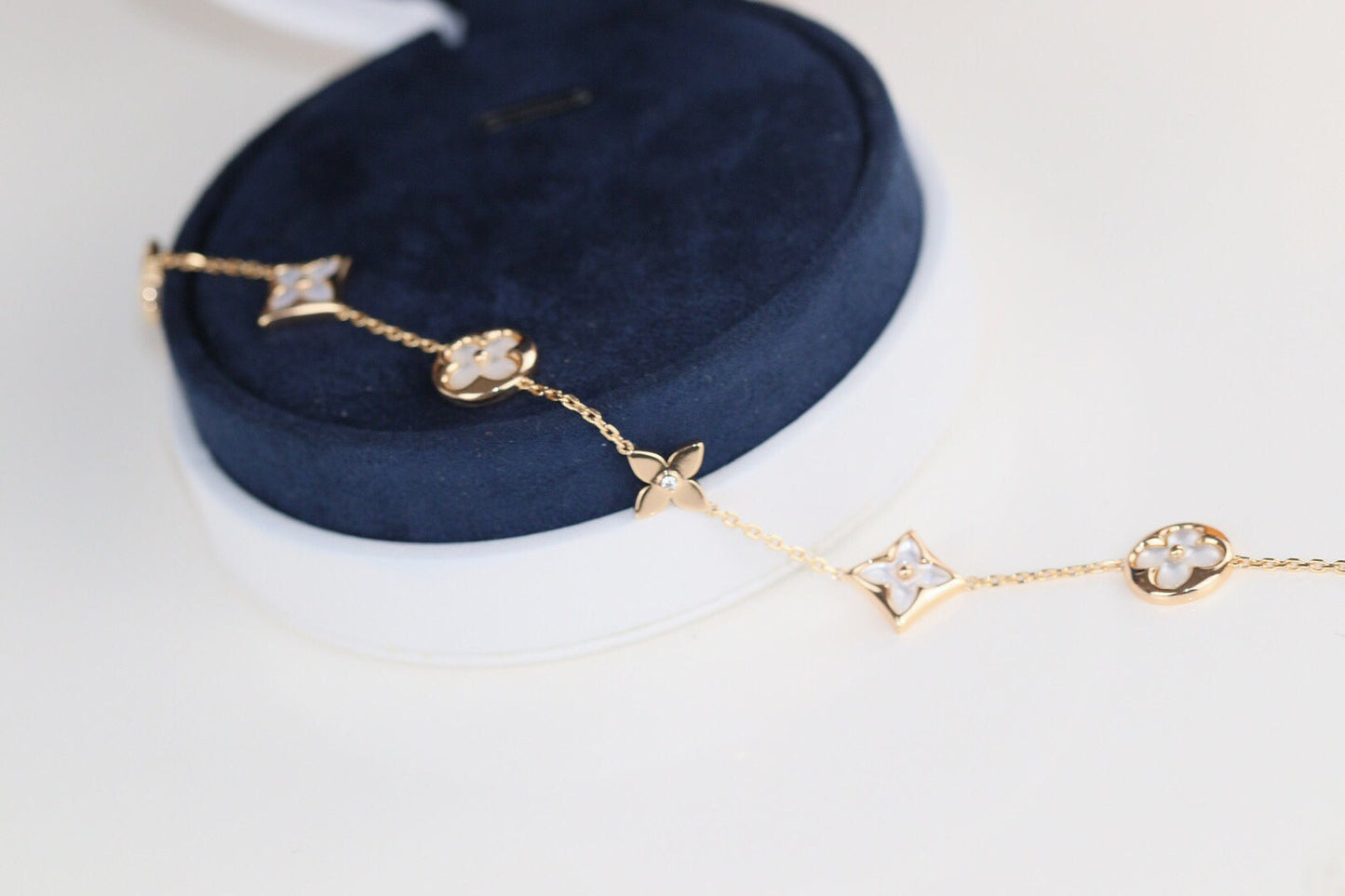 [Bijoux de luxe] Bracelet en forme de trèfle à feuilles