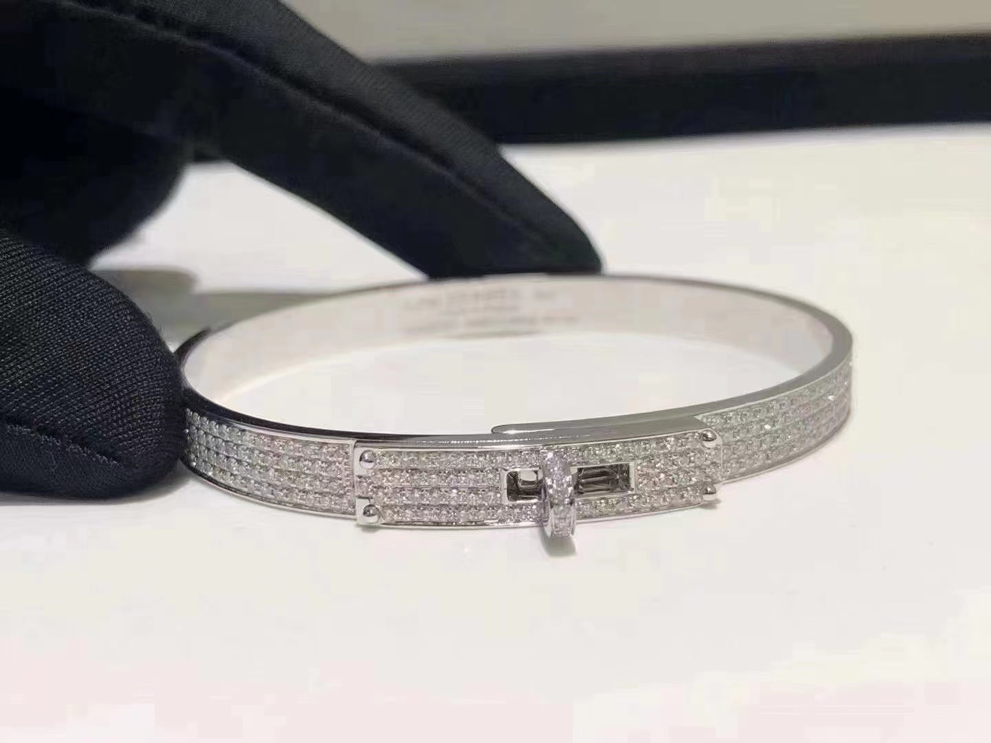 [Bijoux de luxe] Bracelet HM Kelly en argent et entièrement pavé de diamants
