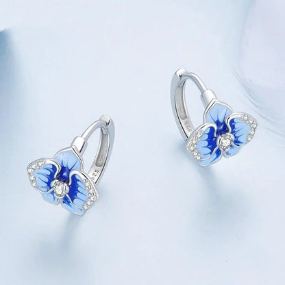 ブルーエナメルの蝶蘭の耳クリップ、胡蝶蘭の花の耳バックル