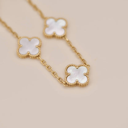 [Bijoux de luxe] Bracelet en nacre blanche à 5 motifs de trèfle 