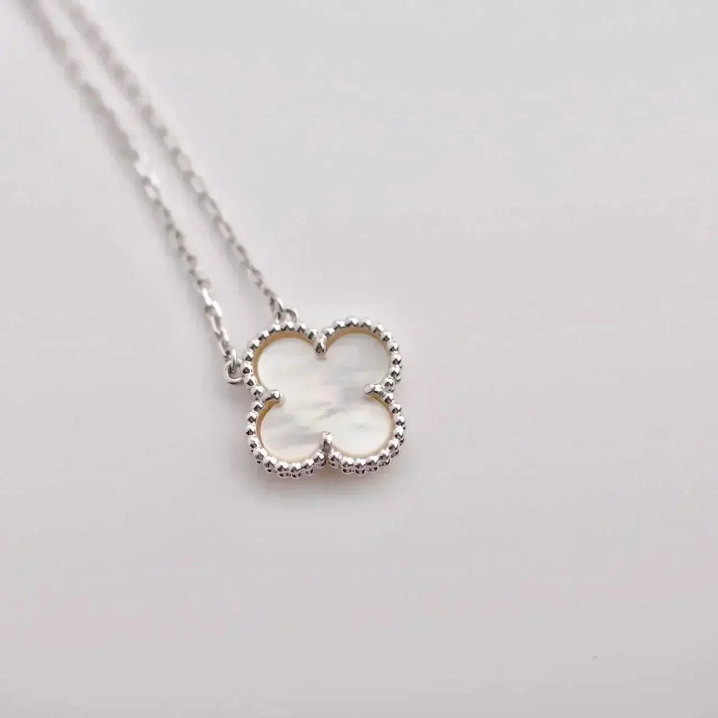 [Luxe Jewelry]CLOVER  15MM WHITE MOTHER-OF-PEARL SILVER