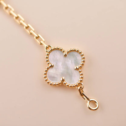 [Bijoux de luxe] Bracelet en nacre blanche à 5 motifs de trèfle 