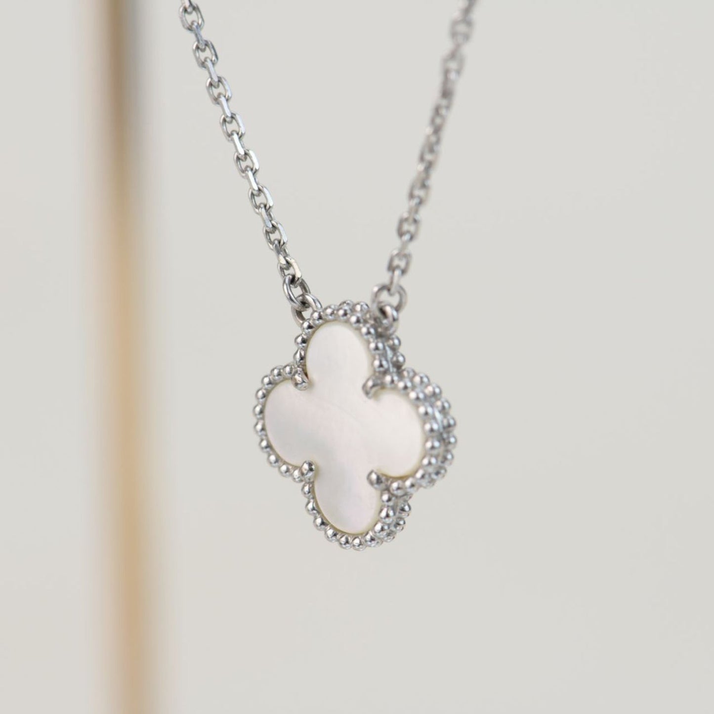 [Luxe Jewelry]CLOVER  15MM WHITE MOTHER-OF-PEARL SILVER