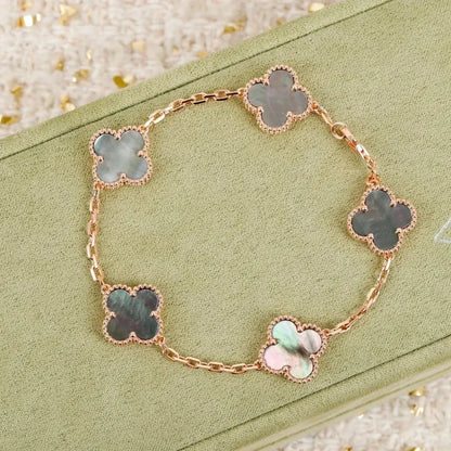 [Luxe Jewelry]CLOVER 5 MOTIF GRAY MOP  BRACELET