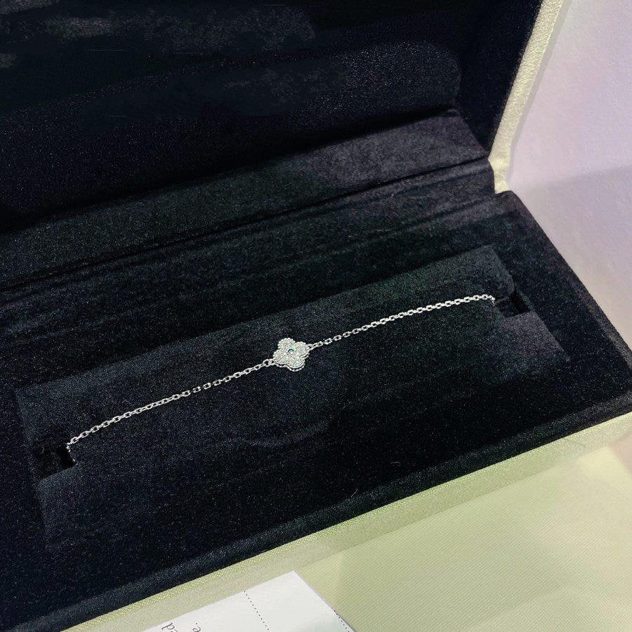 [Bijoux de luxe] Bracelet fleur unique en argent avec trèfle