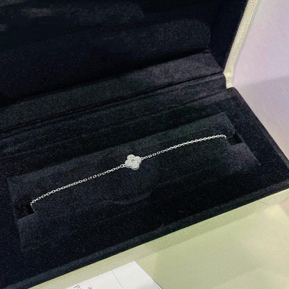 [Bijoux de luxe] Bracelet fleur unique en argent avec trèfle
