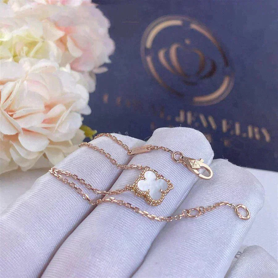 [Bijoux de luxe] Bracelet fleur unique en nacre blanche et trèfle