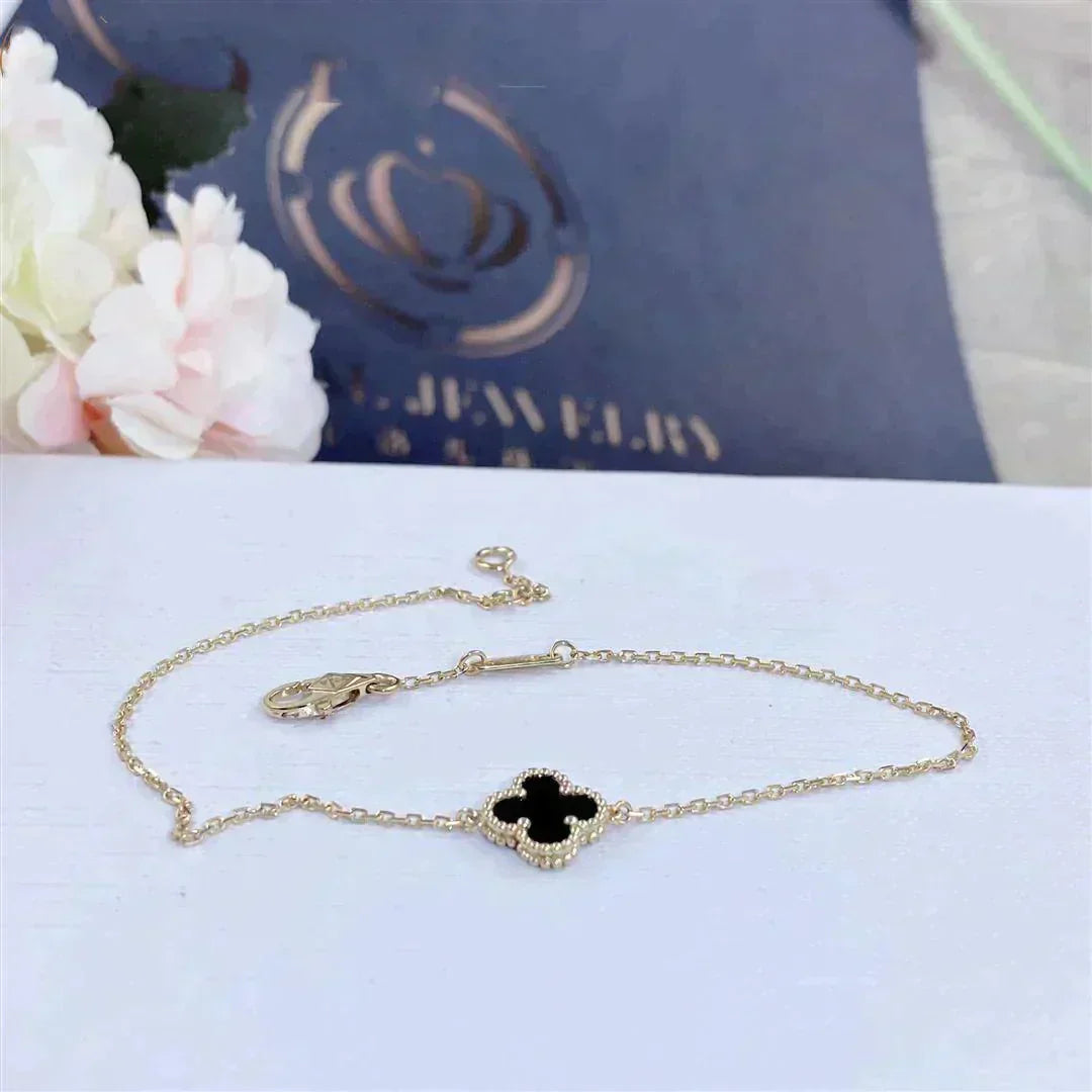 [Bijoux de luxe] Bracelet fleur unique en onyx et trèfle