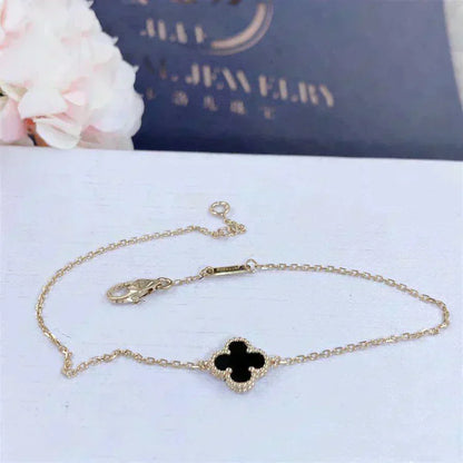 [Bijoux de luxe] Bracelet fleur unique en onyx et trèfle