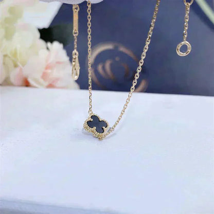 [Bijoux de luxe] Bracelet fleur unique en onyx et trèfle