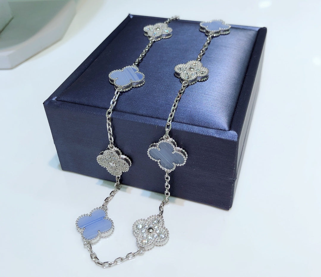 [Bijoux de luxe]CLOVERS LE COLLIER EN ARGENT À 10 MOTIFS CALCÉDOINE DIAMANTS