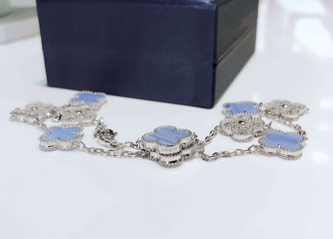 [Bijoux de luxe]CLOVERS LE COLLIER EN ARGENT À 10 MOTIFS CALCÉDOINE DIAMANTS