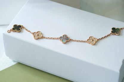 [Bijoux de luxe] BRACELET EN OR ROSE À 5 MOTIFS, NACRE FONCÉE ET DIAMANTS 